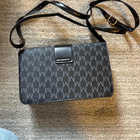 Elegant Black and Gray Women's Crossbody Bag - Picture 5 of 11